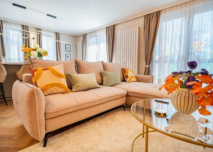 Victoriei Emerald & Pink Gems - Designer Apartments