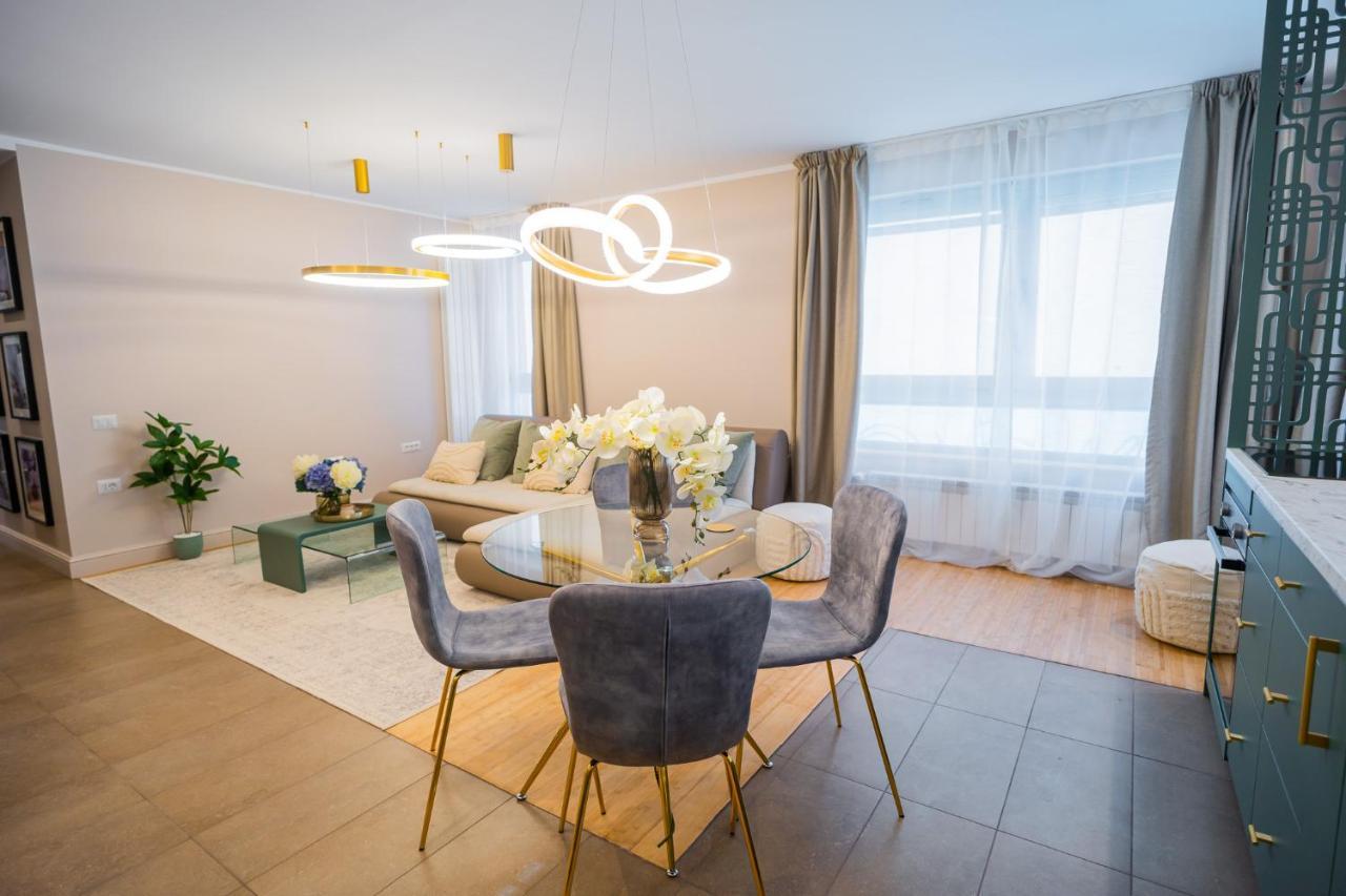 Apartment Victoriei Emerald & Pink Gems - Designer