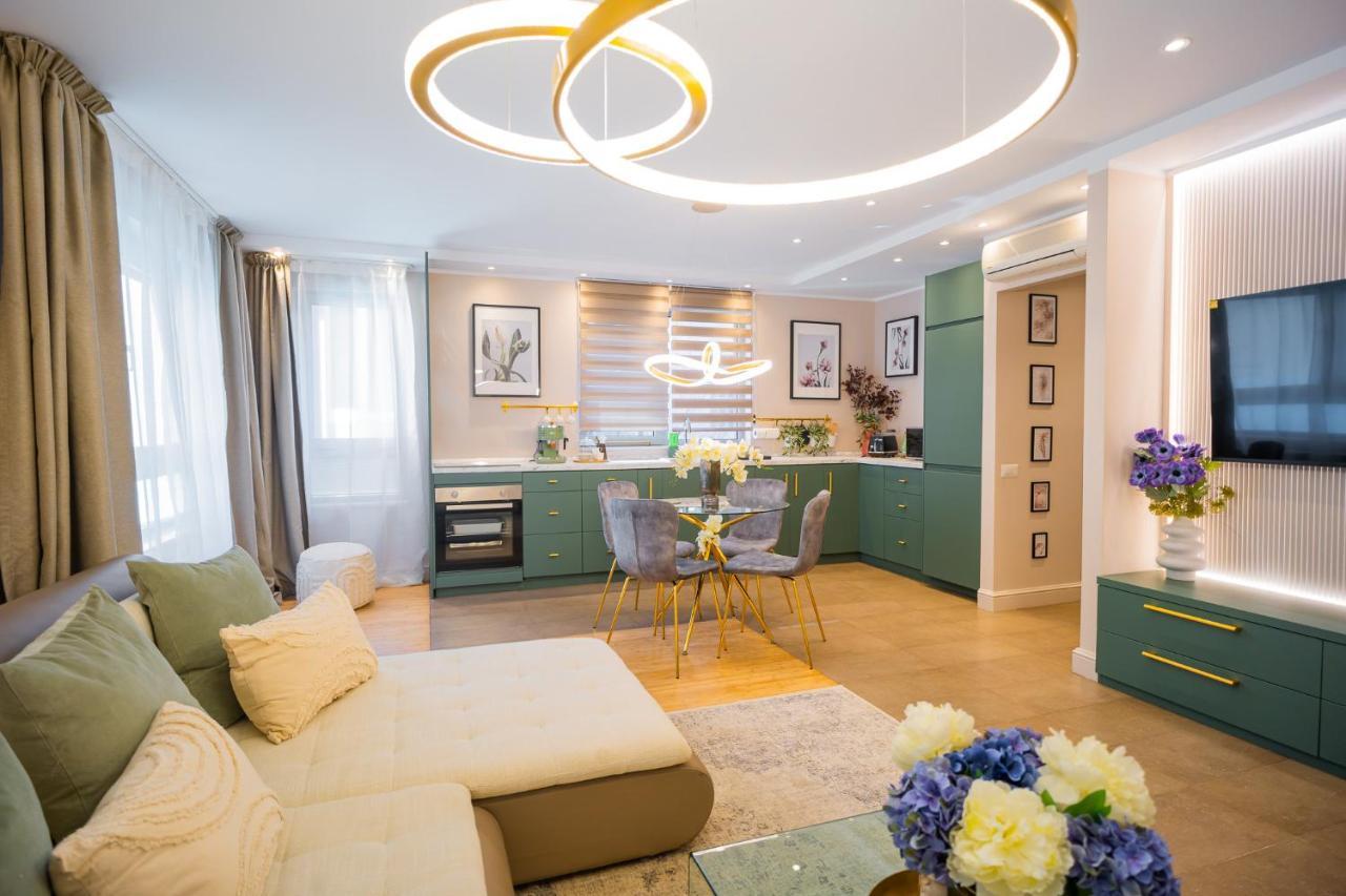 Apartment Victoriei Emerald & Pink Gems - Designer Bucharest
