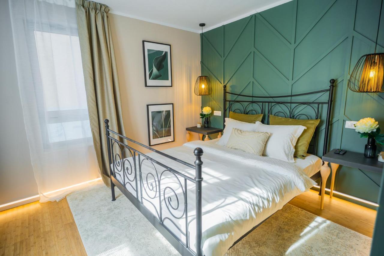 Victoriei Emerald & Pink Gems - Designer Apartment *