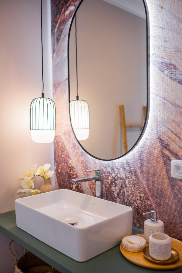 Victoriei Emerald & Pink Gems - Designer Apartment *