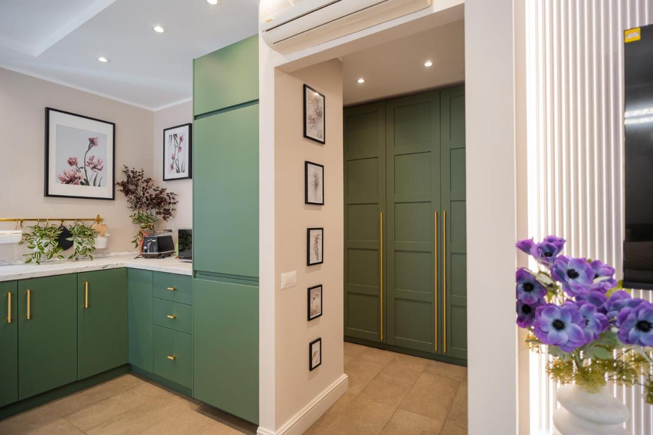 Victoriei Emerald & Pink Gems - Designer Apartment Bucharest