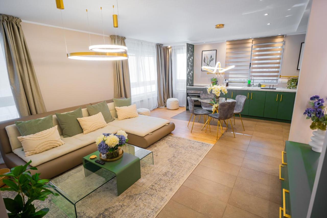 Apartment Victoriei Emerald & Pink Gems - Designer Bucharest