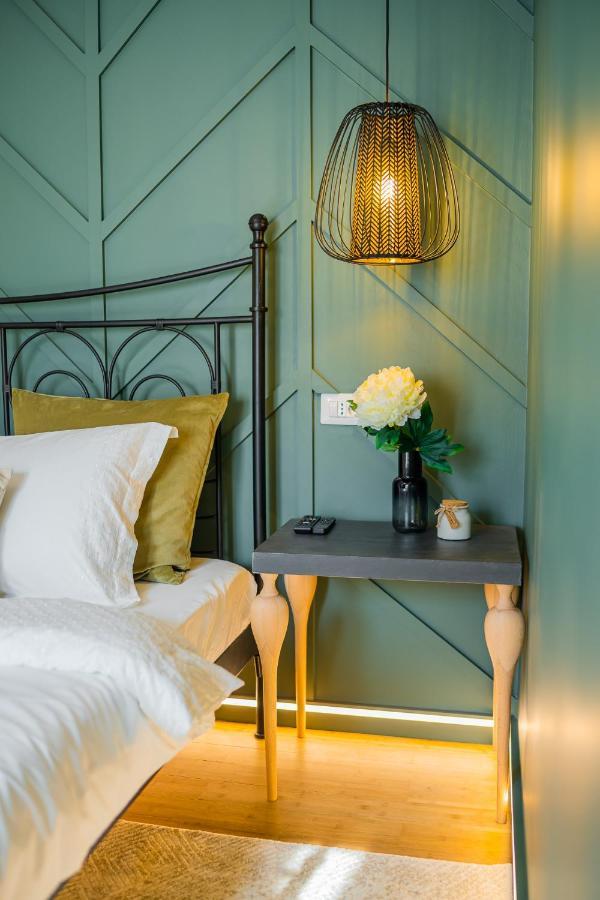 Victoriei Emerald & Pink Gems - Designer Apartment Bucharest