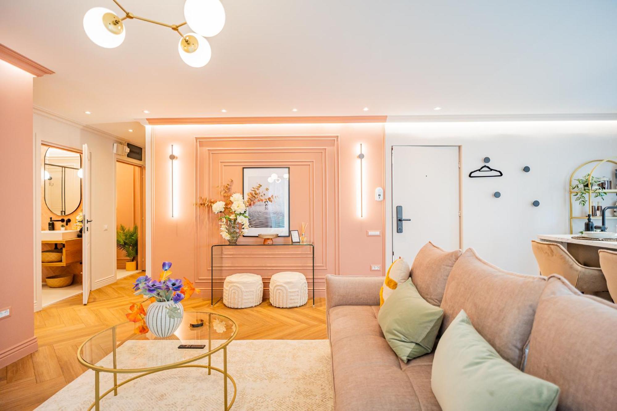 Victoriei Emerald & Pink Gems - Designer Apartment