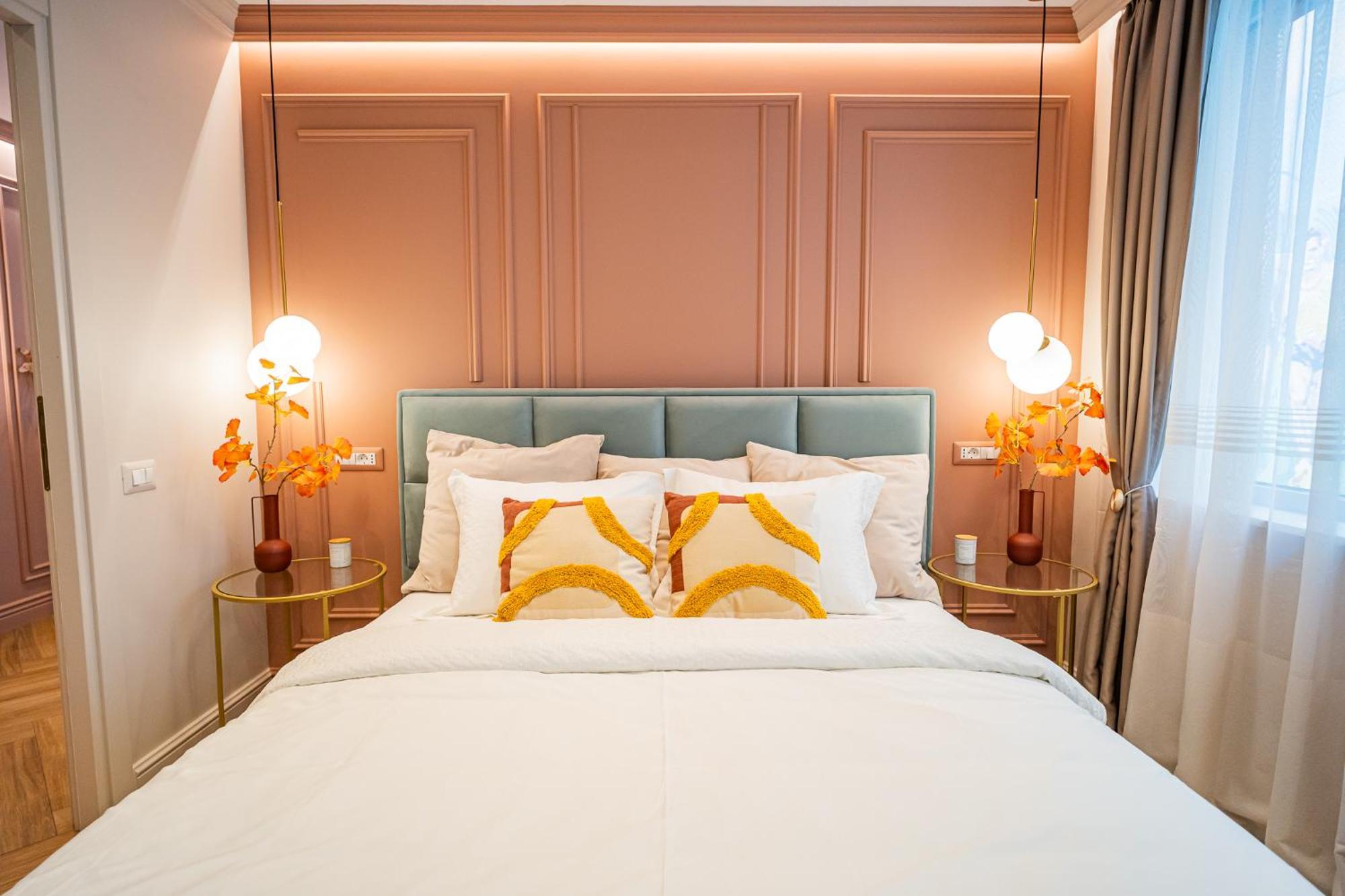 Victoriei Emerald & Pink Gems - Designer Apartment